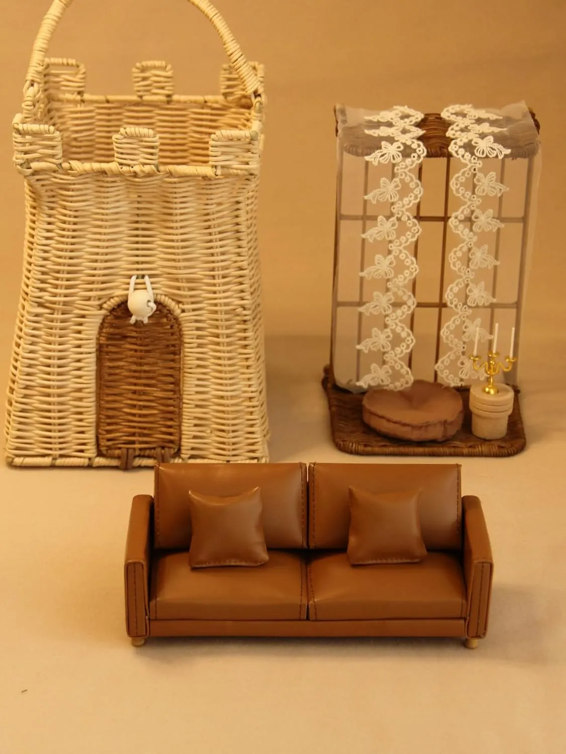 1:12 Dollhouse Miniature PU Sofa – Handmade Faux Leather Couch with Cushions, Modern Style Mini Furniture for BJD Ob11 Room Scene Decor (Brown)