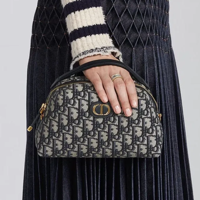 30 MONTAIGNE MEDIUM D-ARCH MINI BAG