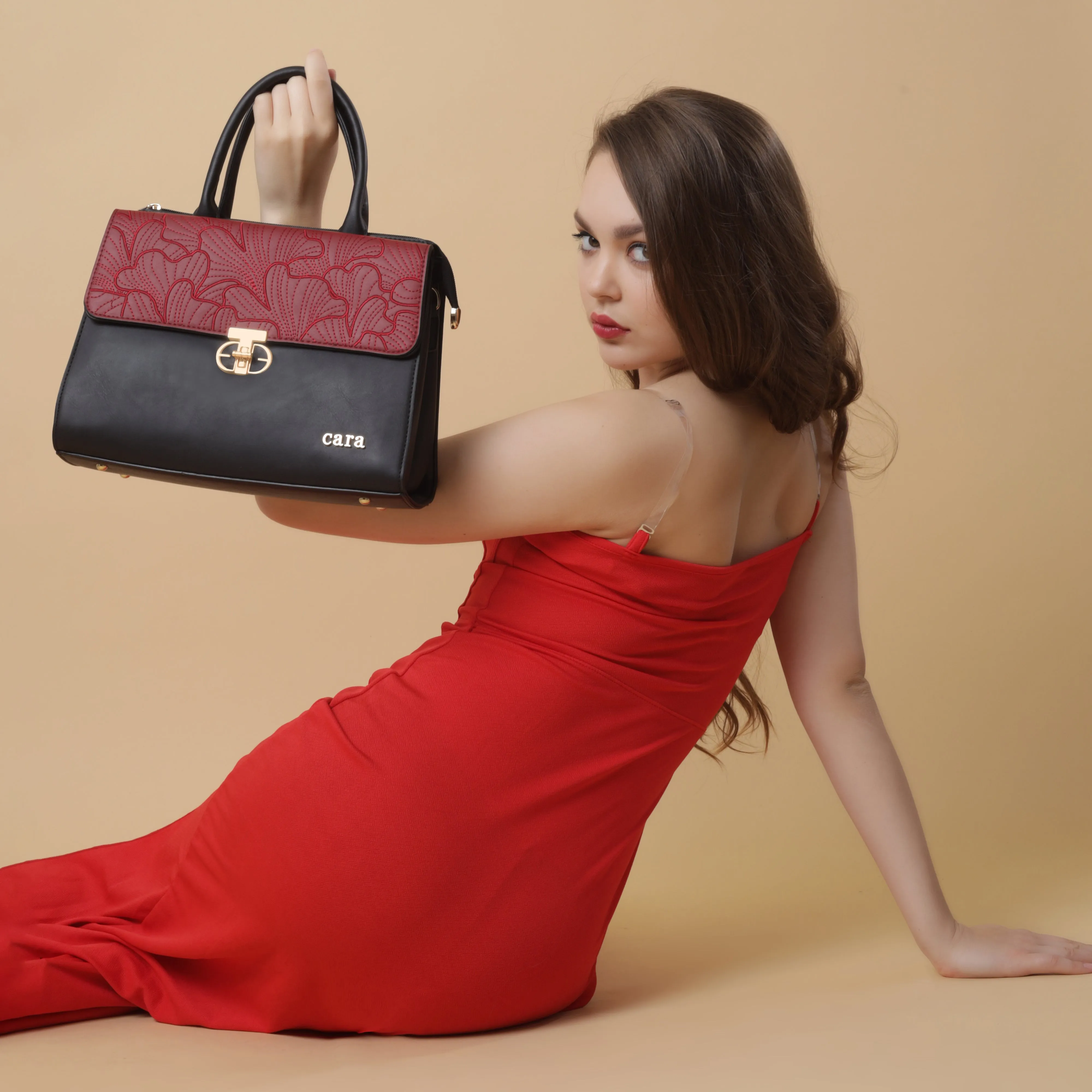 Black Royal Heritage Handbag | Cara
