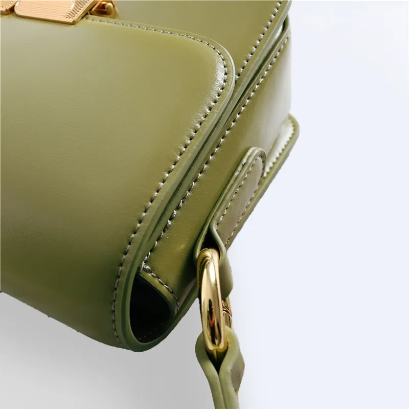 CHÂTEAUCHIC CLASSIC CROSSBODY BAG
