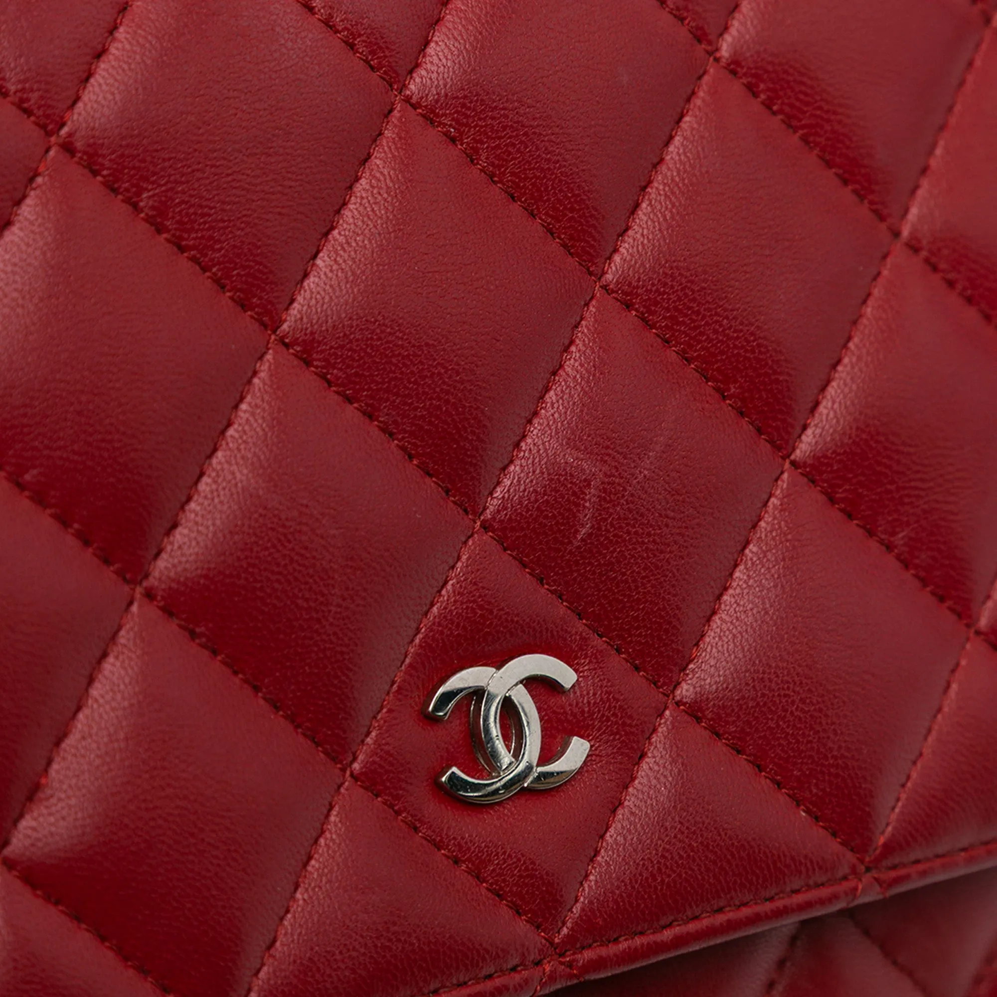 Classic Lambskin Wallet on Chain