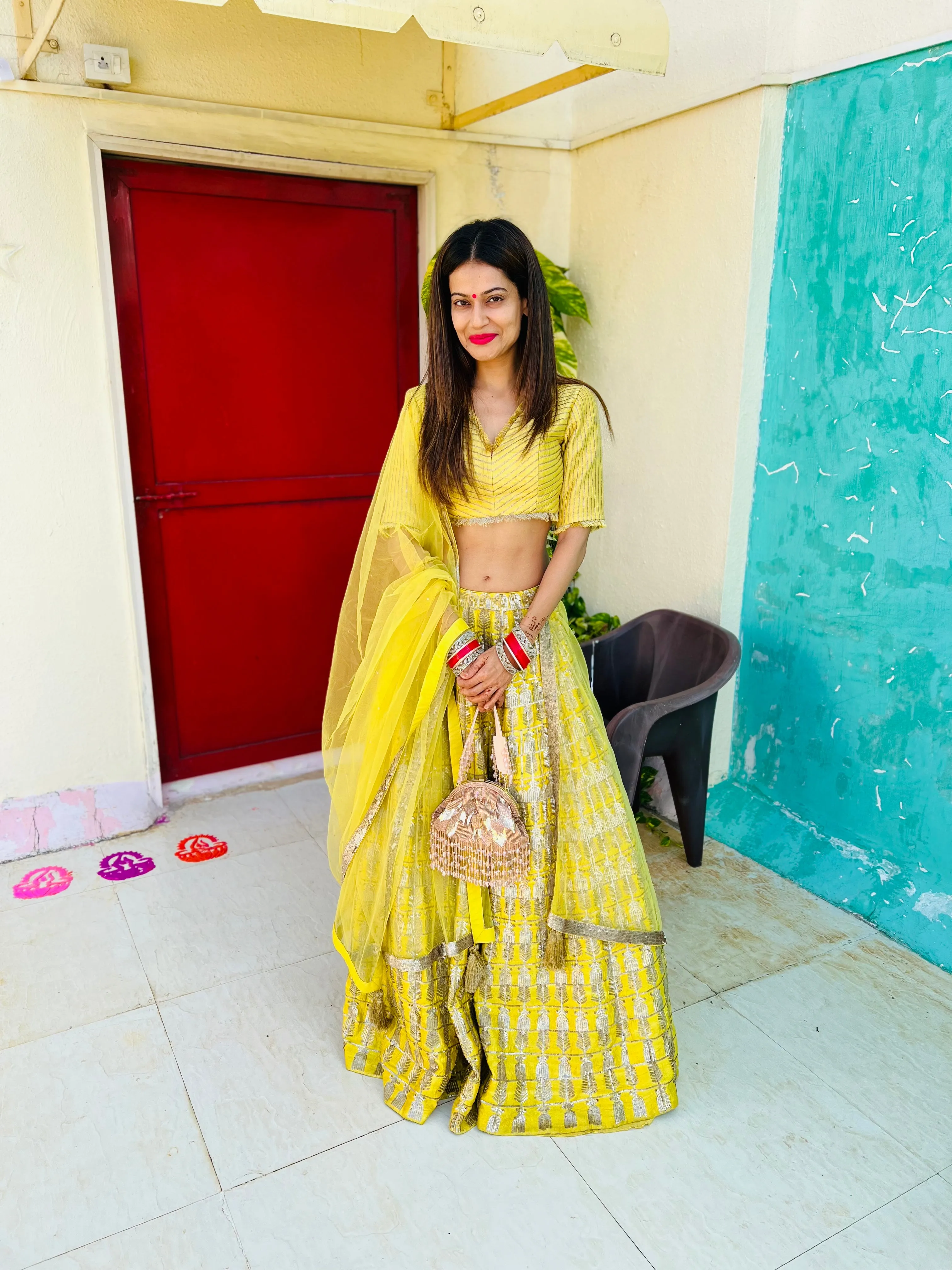 Hrutvy Clutch – Gold | PAYAL ROHATGI