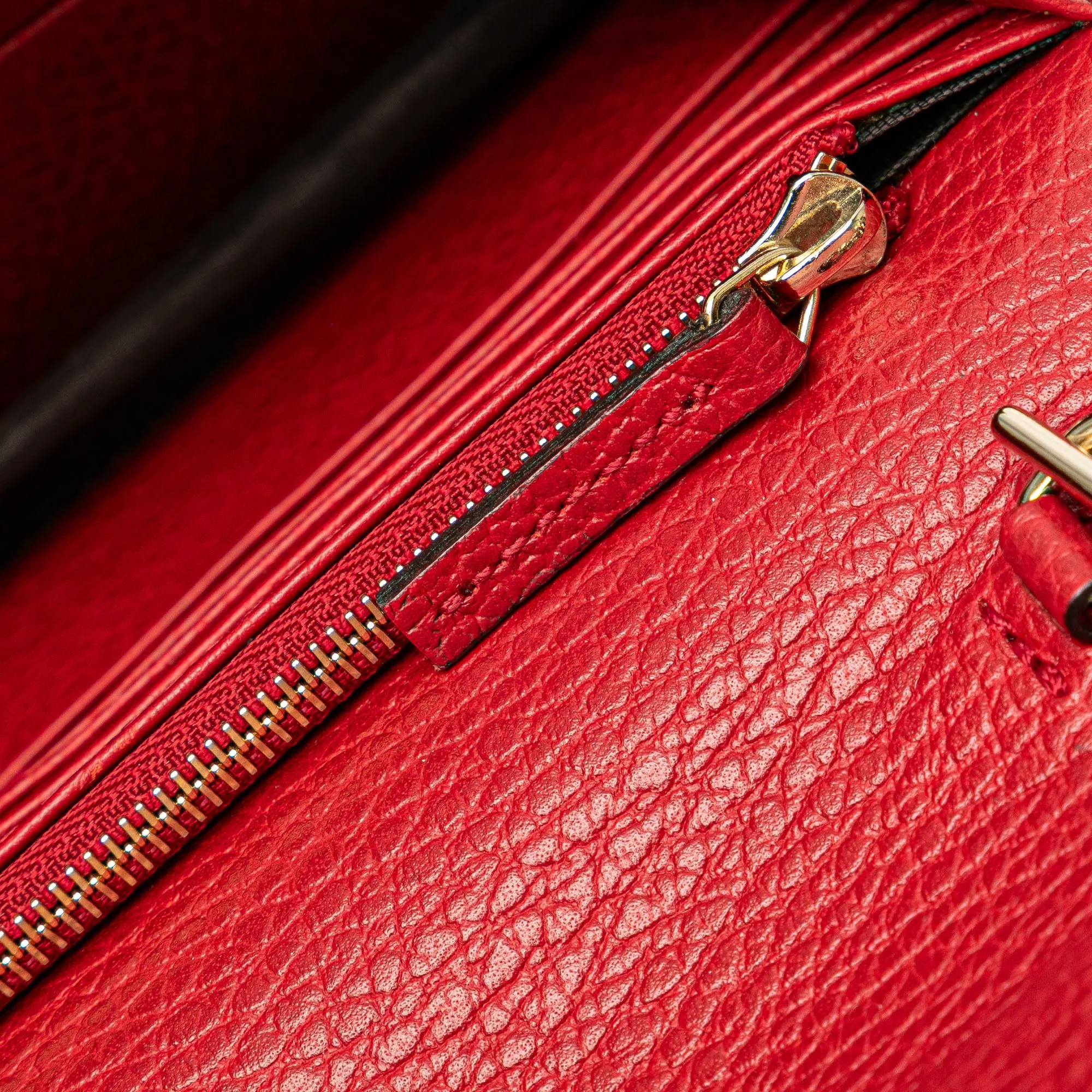 Leather Interlocking G Dollar Wallet on Chain