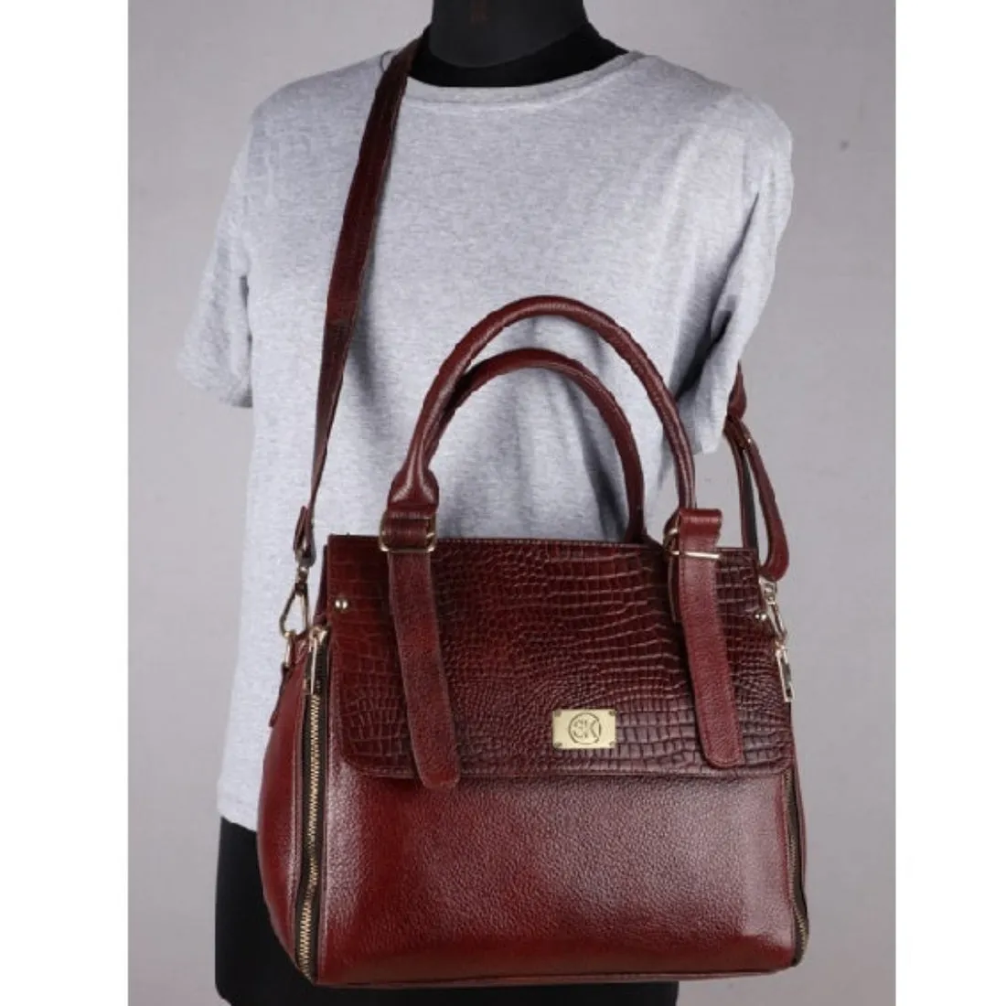 MaxiCarry Multi-Compartment Leather Handbag