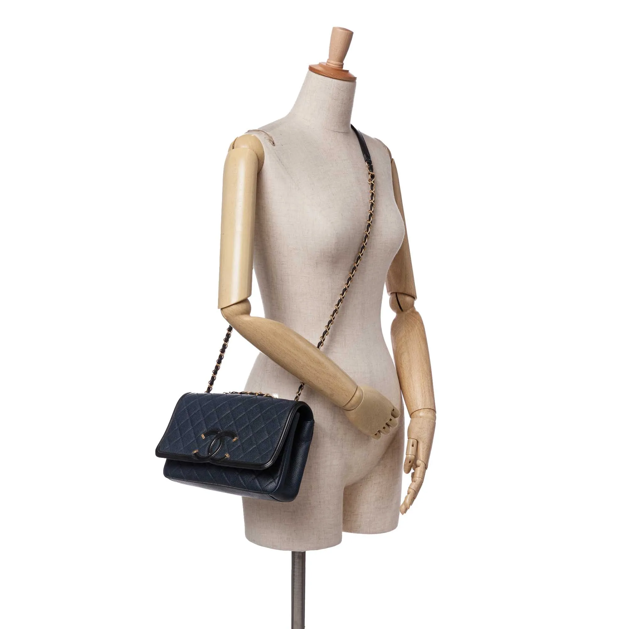 Medium Bicolor Caviar CC Filigree Flap