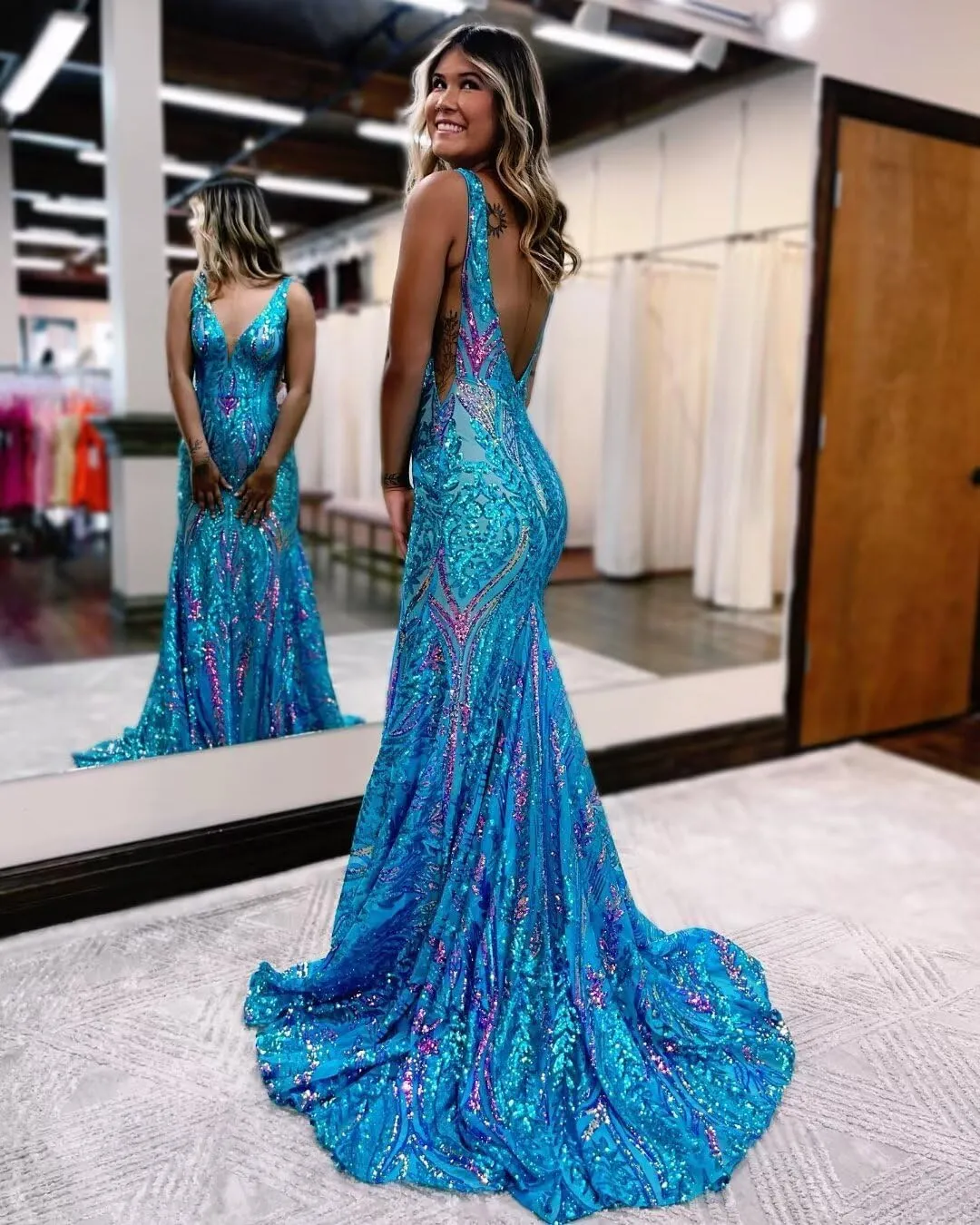RSOETOO Women's Sequin Prom Dress 2025 Long Bodycon Formal Dresses for Teens V Neck Ball Gowns RO143