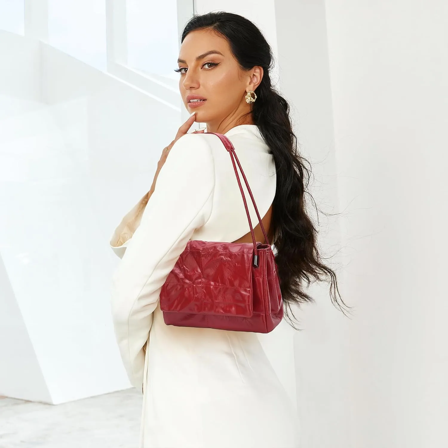Scarleton Crossbody Bags for Women, Quilted Shoulder Bag Purse, Gold Chain Crossbody Bag Purses for Women, H2117