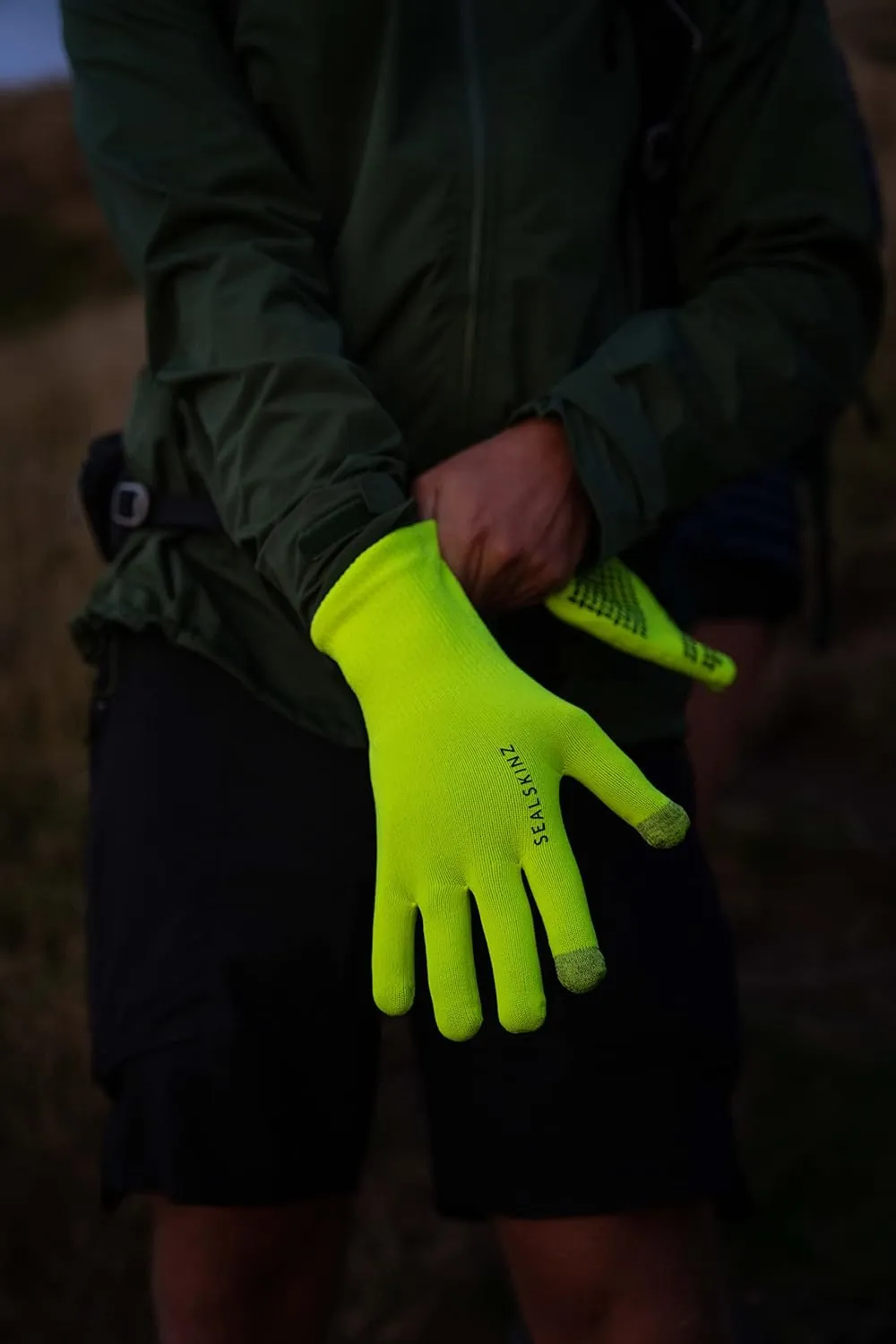 SEALSKINZ Anmer Waterproof All Weather Ultra Grip Knitted Glove,