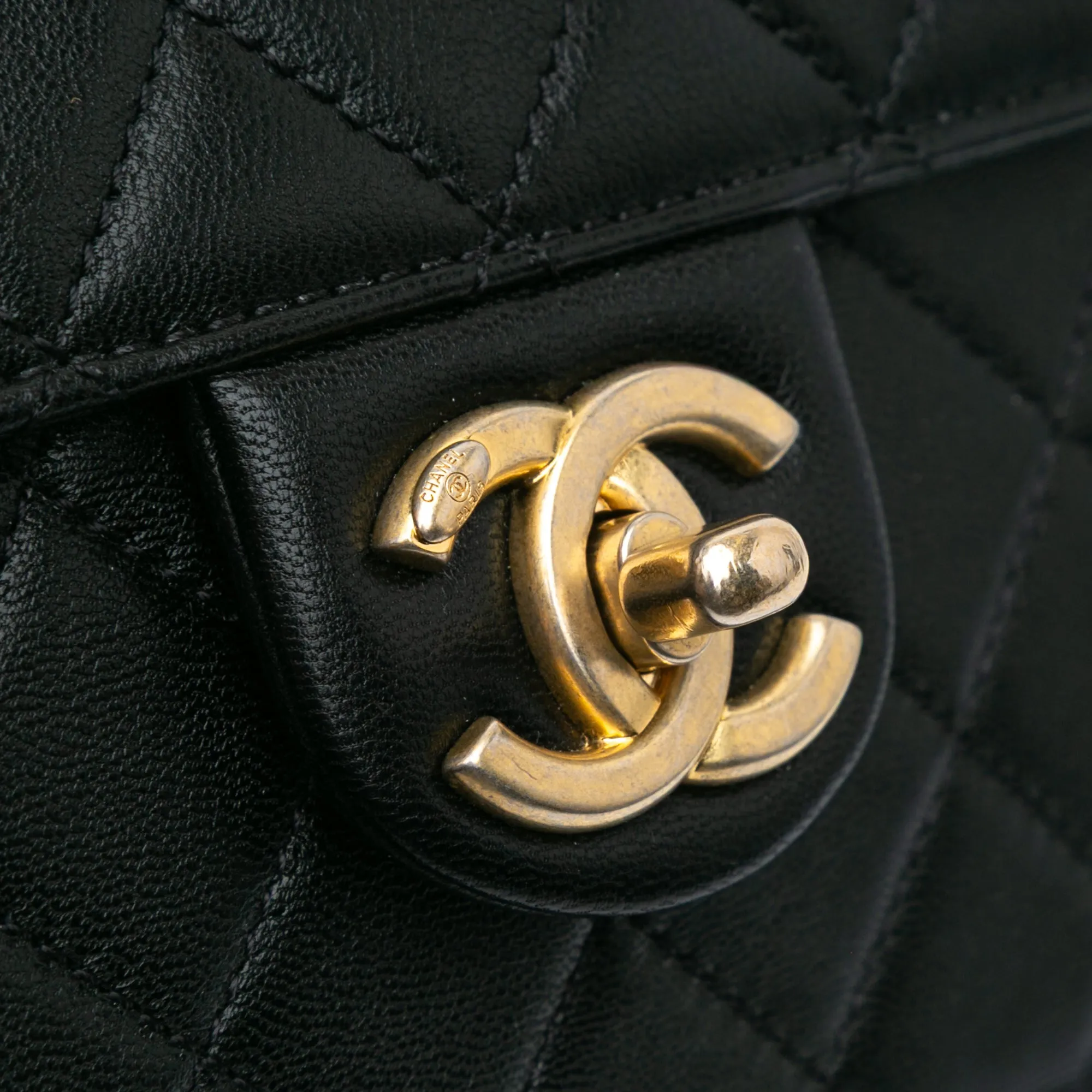 Small Lambskin Chic Pearls Flap