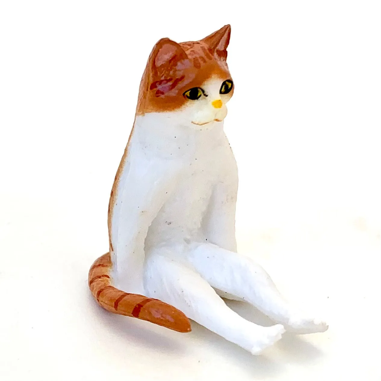 X 70891 SITTING CATS FIGURINES-DISCONTINUED