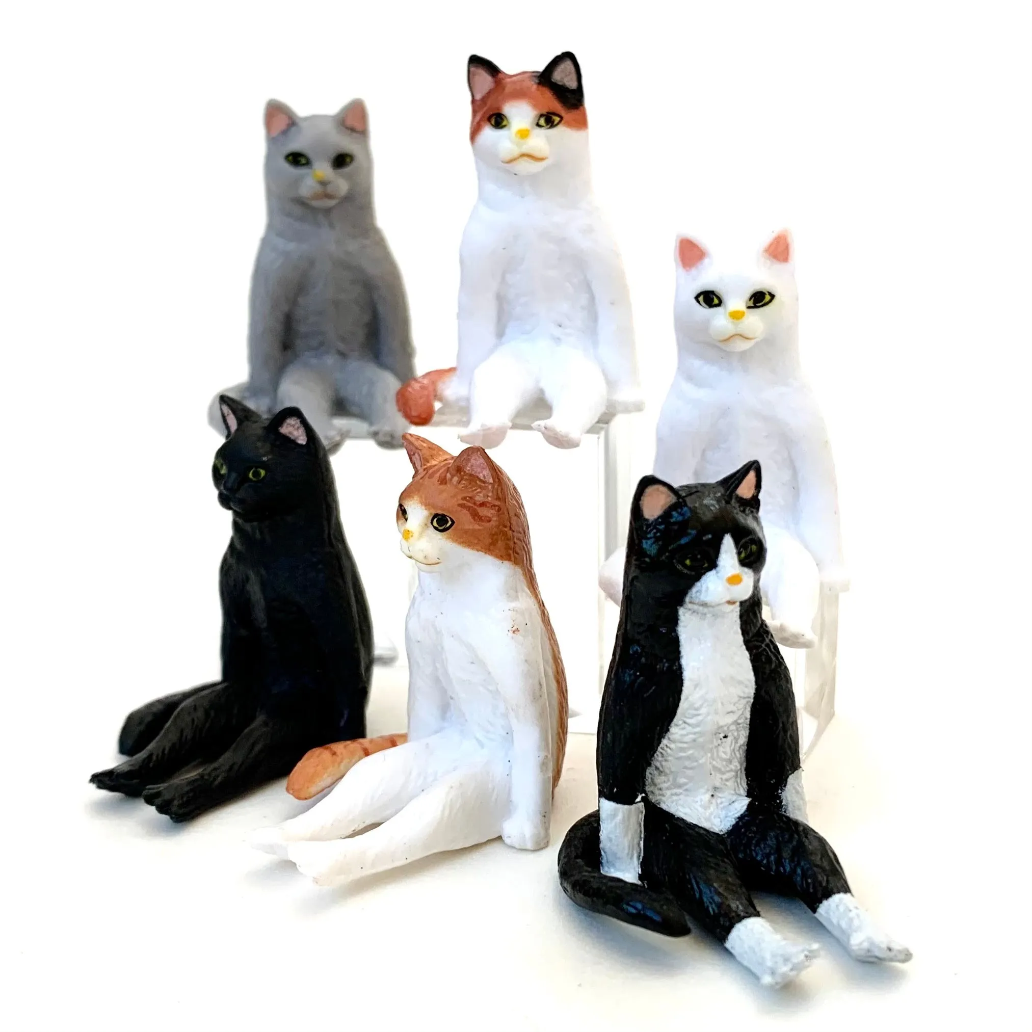X 70891 SITTING CATS FIGURINES-DISCONTINUED