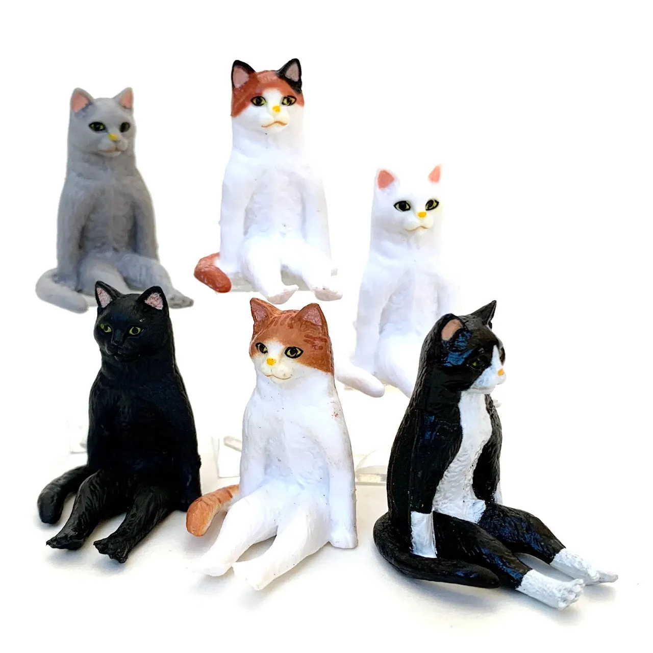 X 70891 SITTING CATS FIGURINES-DISCONTINUED