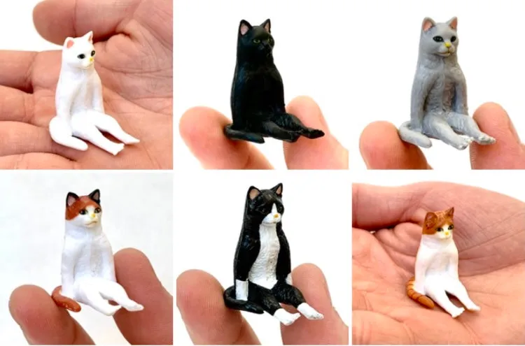 X 70891 SITTING CATS FIGURINES-DISCONTINUED