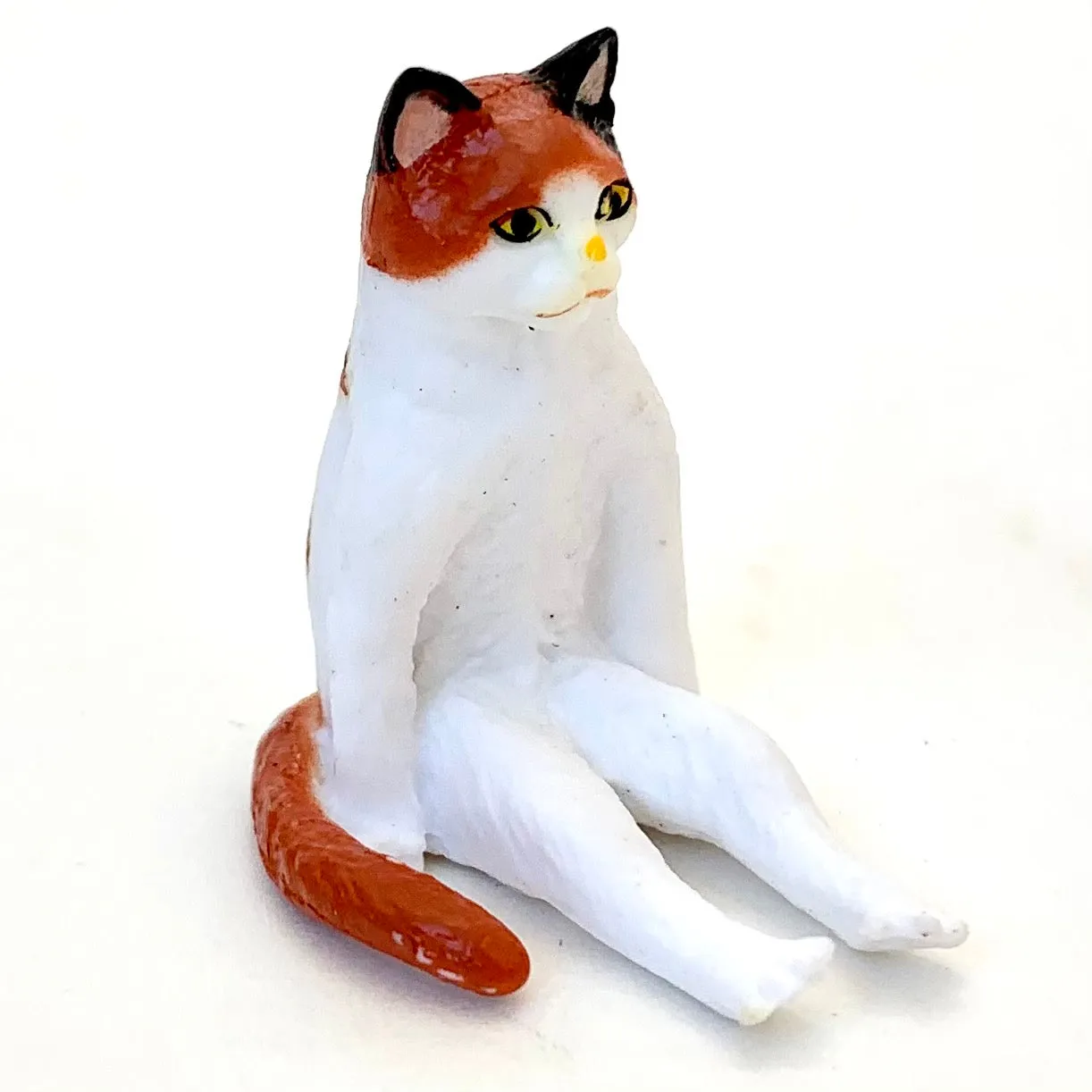 X 70891 SITTING CATS FIGURINES-DISCONTINUED
