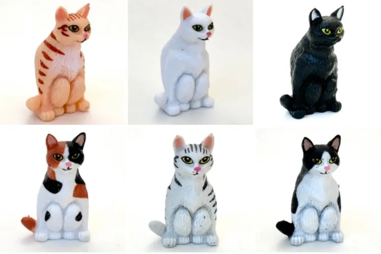 X 70892 SQUATTING CATS FIGURINES-DISCONTINUED